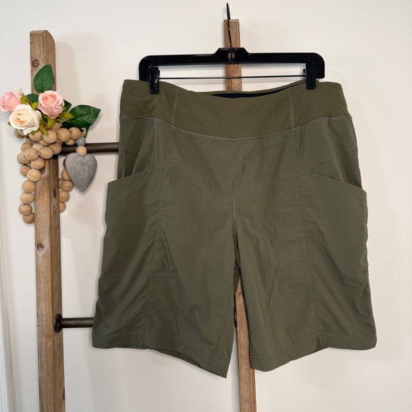 Prana Flat Front Hiking Olive Green Shorts Size X Large - Picture 1 of 9